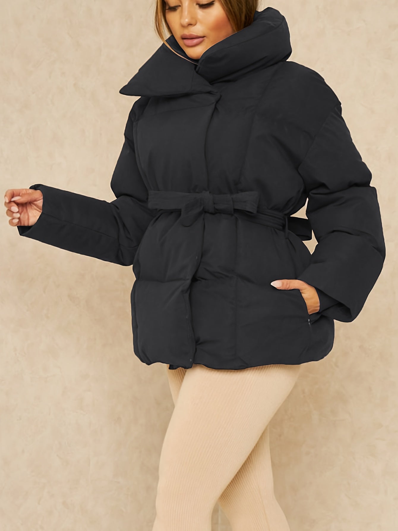 Dahlia | Doudoune courte matelassée ultra-douce avec ceinture