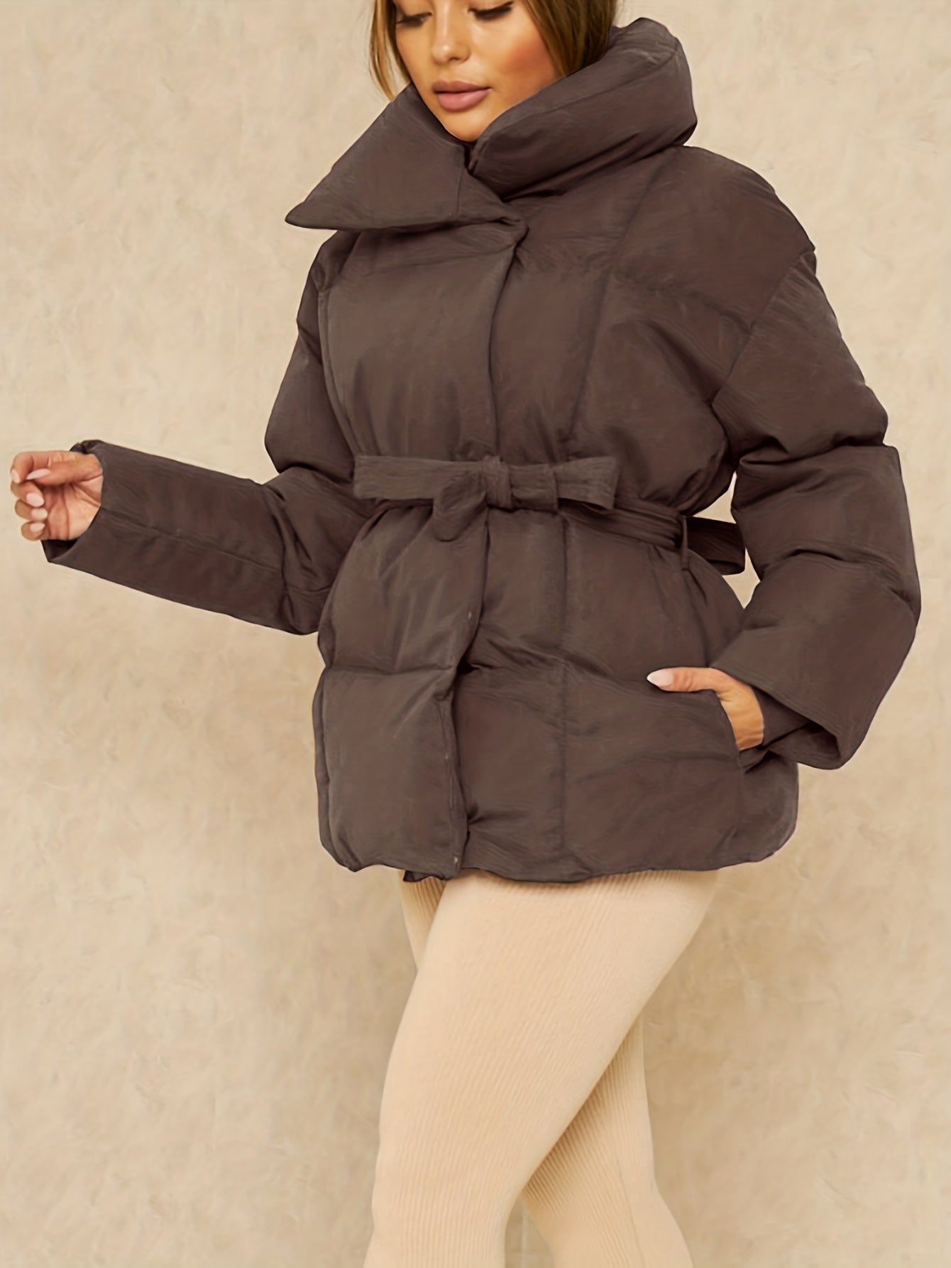 Dahlia | Doudoune courte matelassée ultra-douce avec ceinture