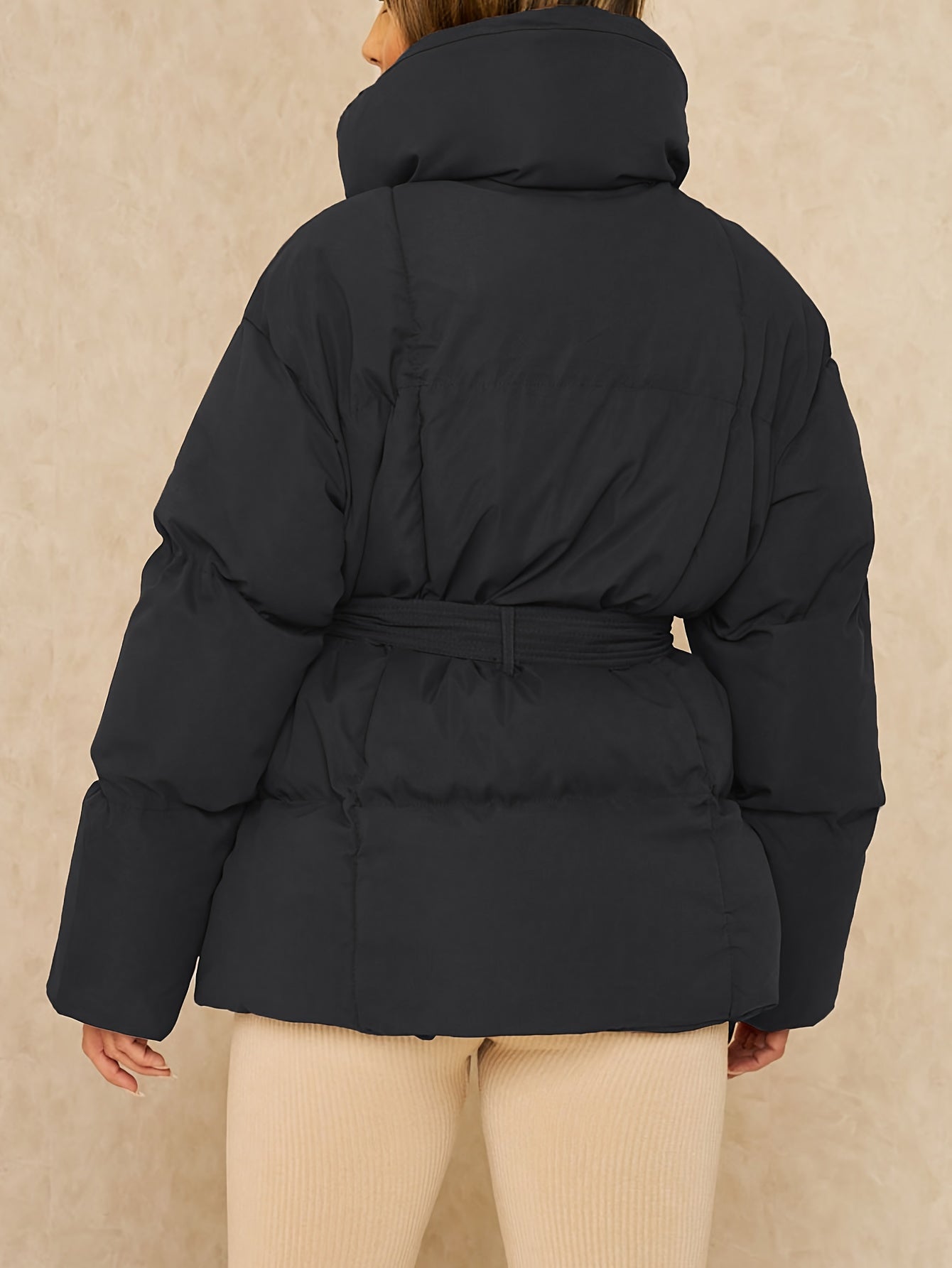 Dahlia | Doudoune courte matelassée ultra-douce avec ceinture