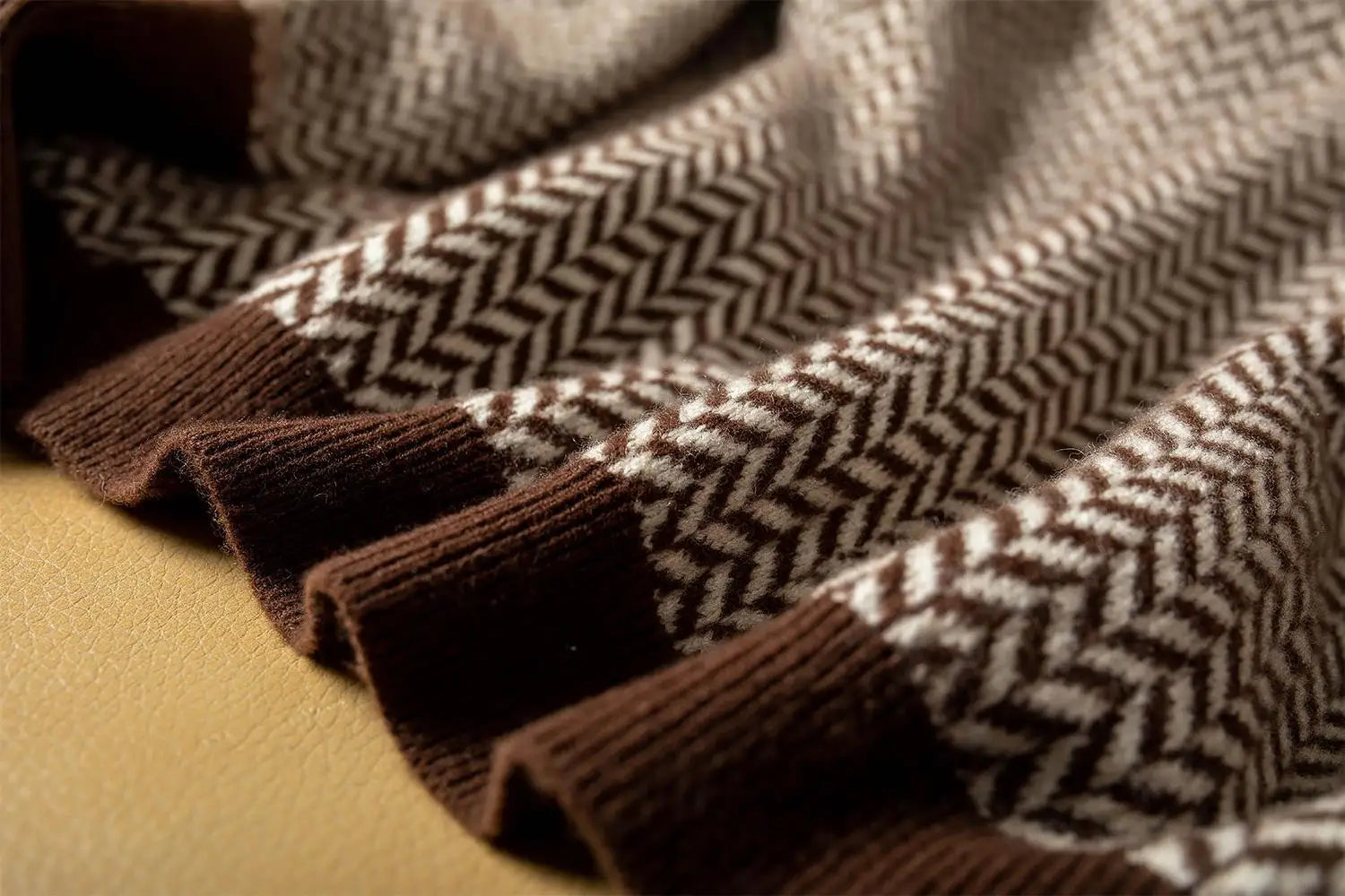 Océane | Pull col montant à motifs chevrons