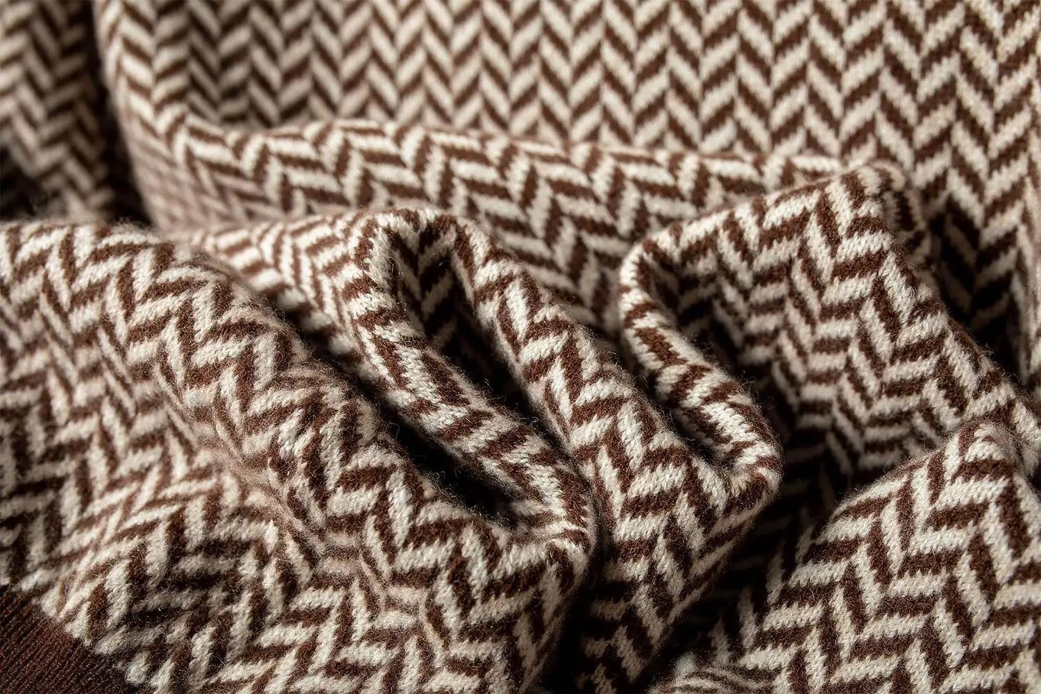 Océane | Pull col montant à motifs chevrons