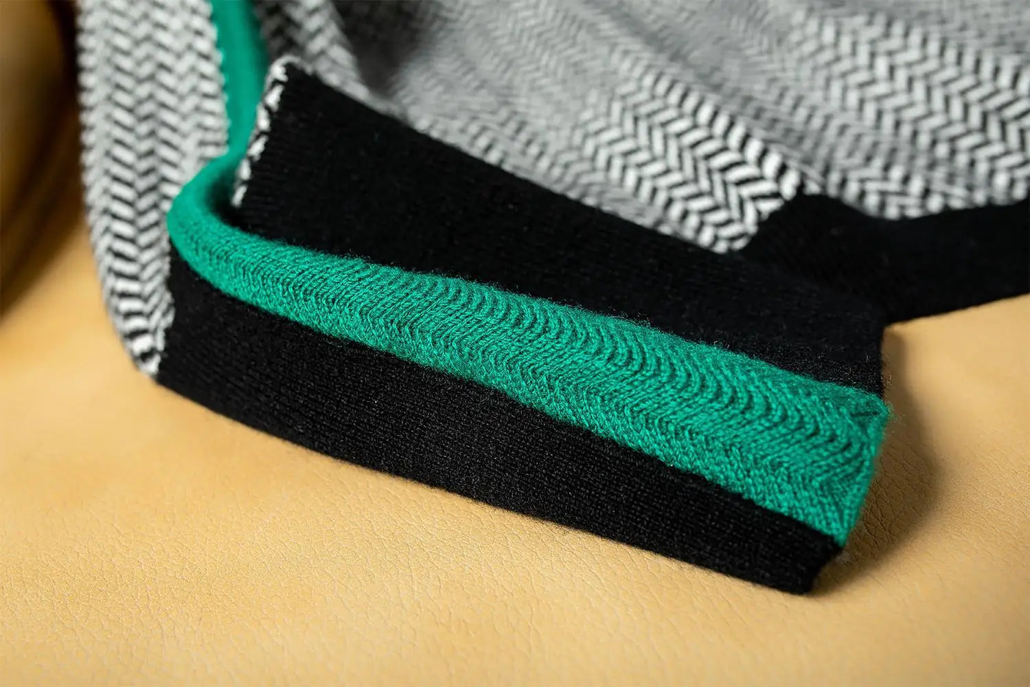 Océane | Pull col montant à motifs chevrons