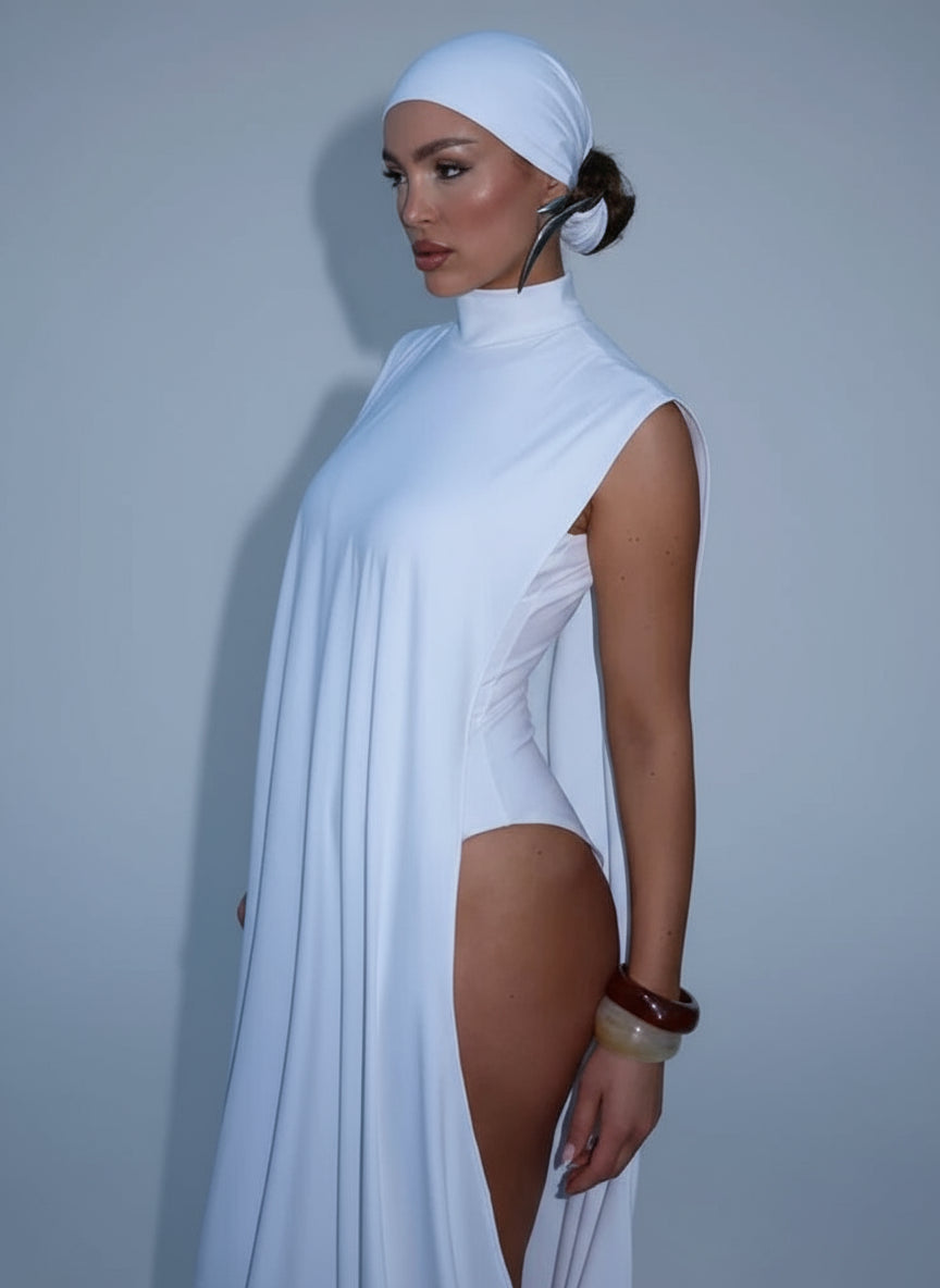 Nerissa | Robe blanche fendue
