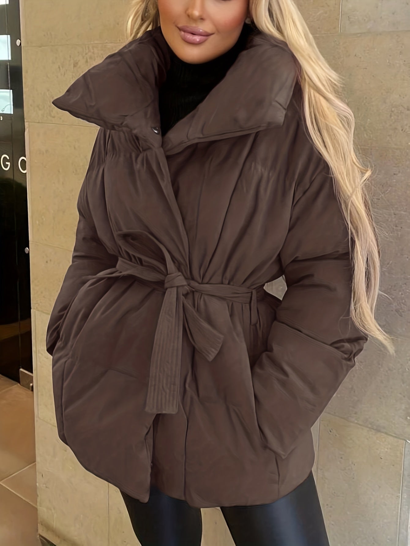 Dahlia | Doudoune courte matelassée ultra-douce avec ceinture