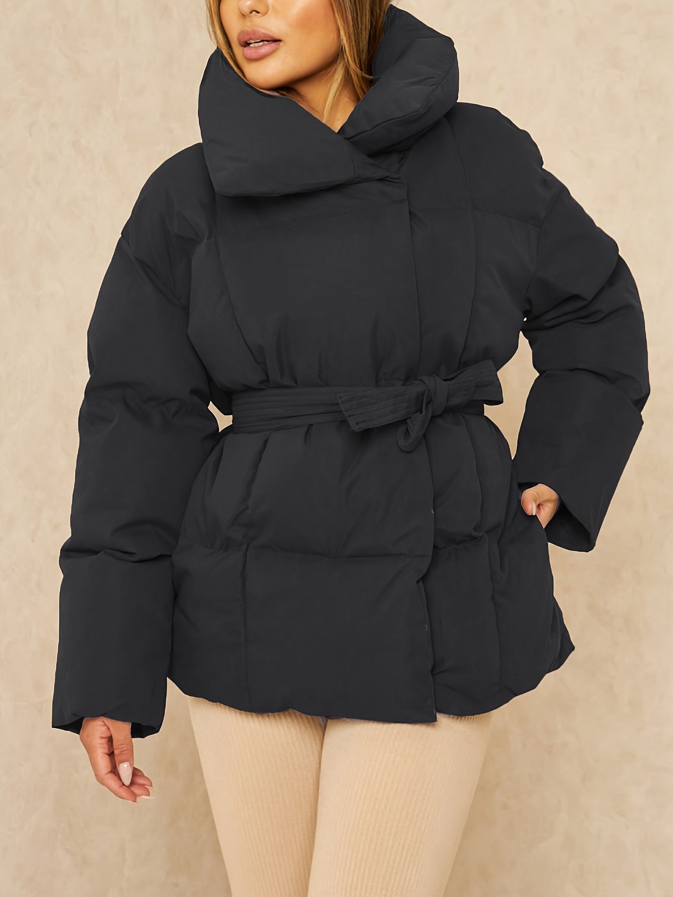 Dahlia | Doudoune courte matelassée ultra-douce avec ceinture